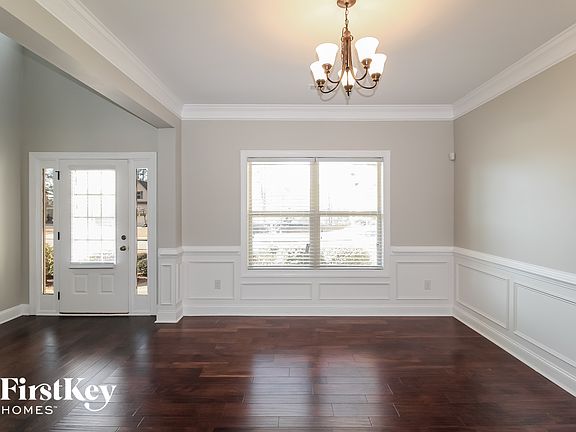 5th image of 1810 Cedar Oaks Ln