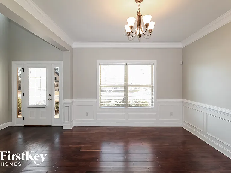 1810 Cedar Oaks Ln — Photo 5