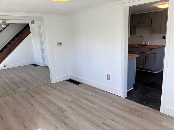 2nd image of 545 Sheffield Rd