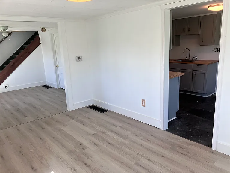 545 Sheffield Rd — Photo 2