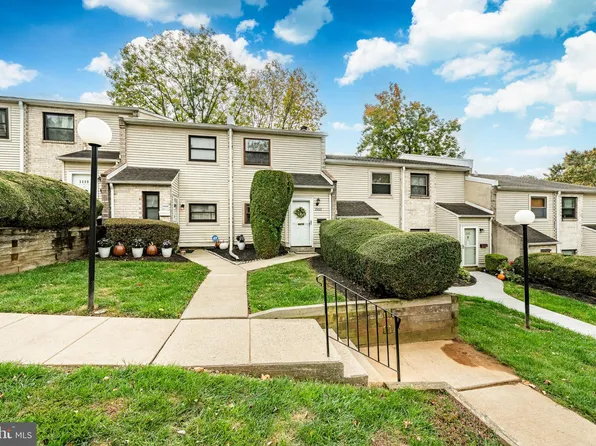 2007 Valley Dr #2007, West Chester, PA 19382