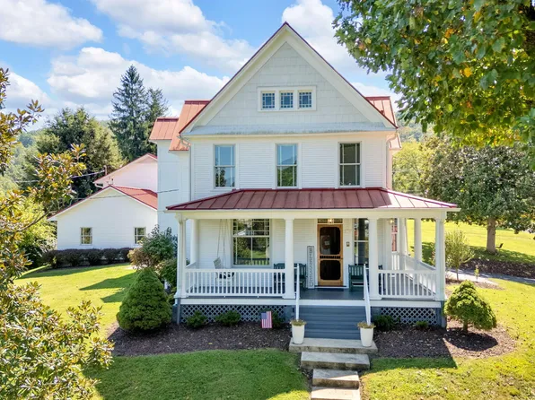 308 Pearl Ave E, Big Stone Gap, VA 24219