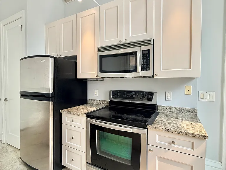 1011-13 Chestnut St #102E — Photo 11