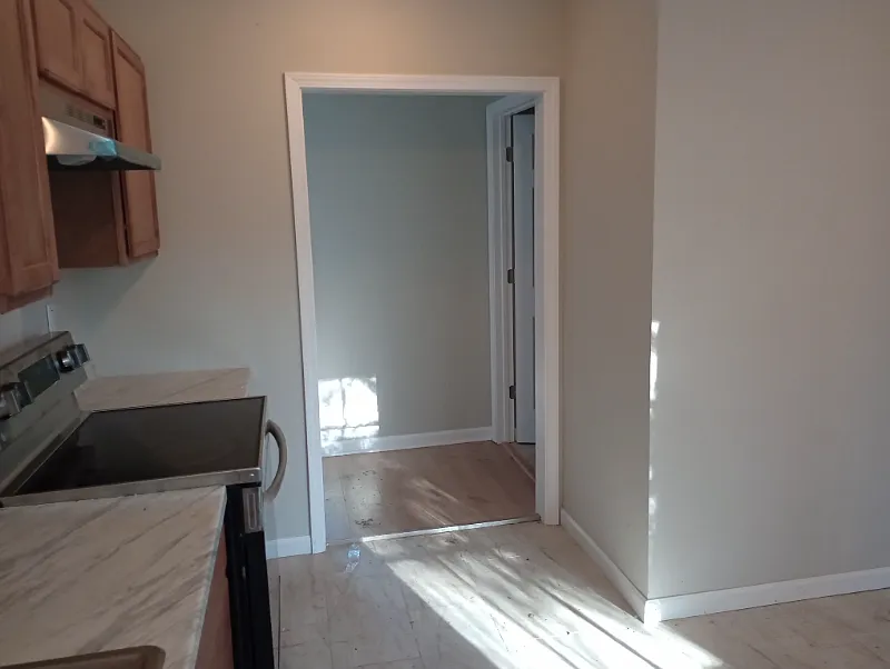 3 bed, 1100 sqft, $1,295 — Photo 3