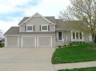 7527 N Chas Dr, Kansas City, MO 64158