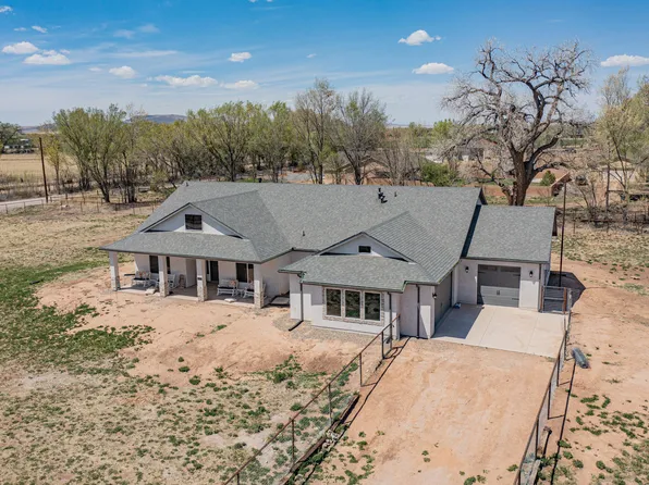 1 Black Bear Ct, Los Lunas, NM 87031