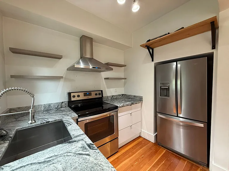 324 - Pelto Properties, LLC — Photo 14