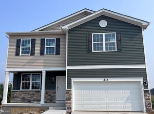 446 Gatehouse Pl, Charles Town, WV 25414