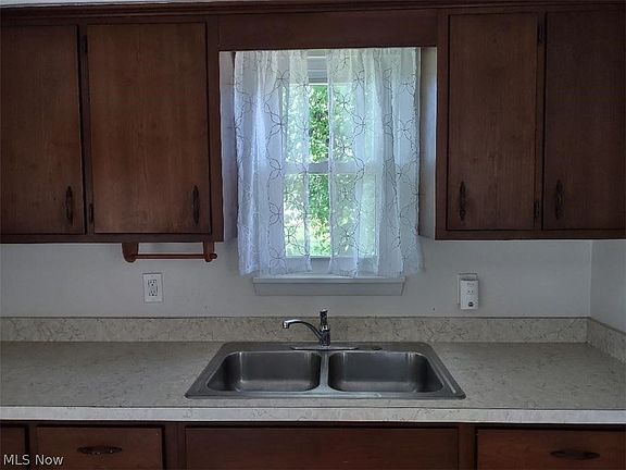 2nd image of 848 Sandalwood Dr