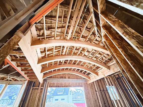 5th image of 72 E 400 S