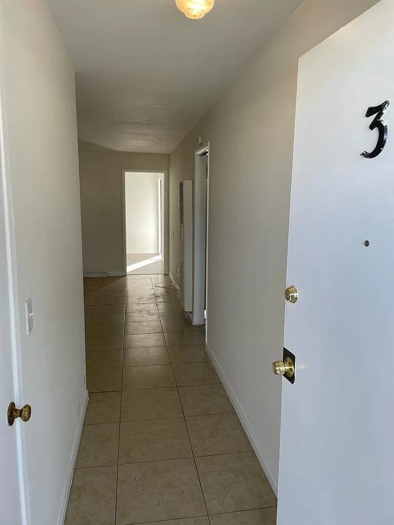 3 bed, 1100 sqft, $2,800 — Photo 3