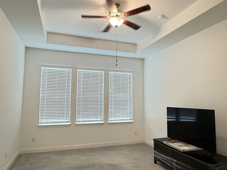 Master Bedroom pic 1