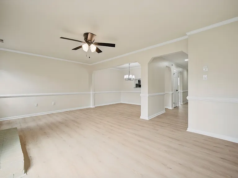 5589 Campus Dr #1 — Photo 10