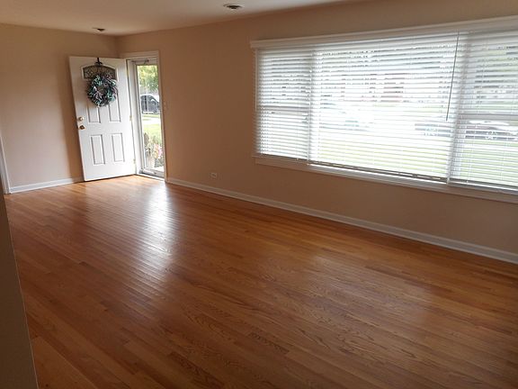 3rd image of 8748 S Meade Ave