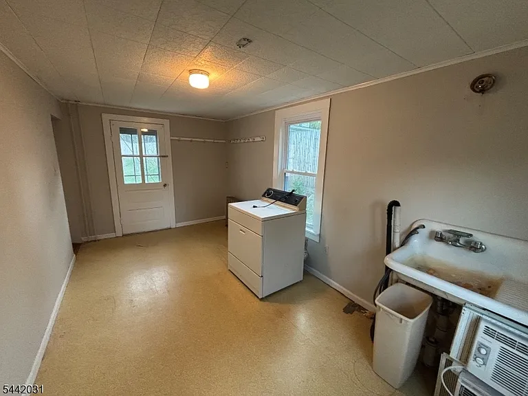 6 Thatcher Ave — Photo 10