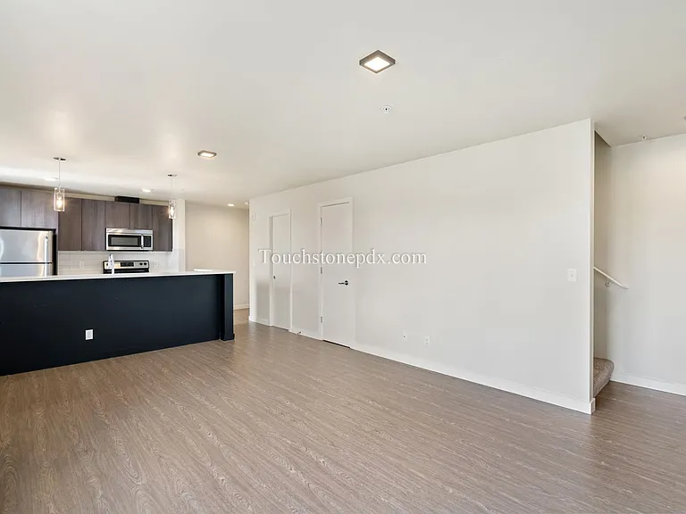 424 NE Jessup St #10 — Photo 19
