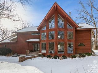 43W053 Ickenham Ln, Elgin, IL 60124