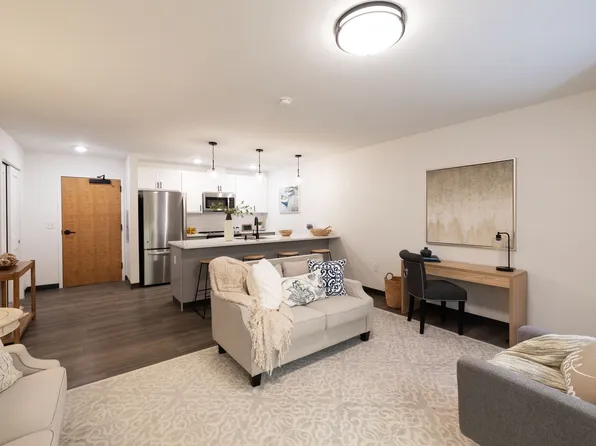 3 Loso Dr #309, Cicero, NY 13039