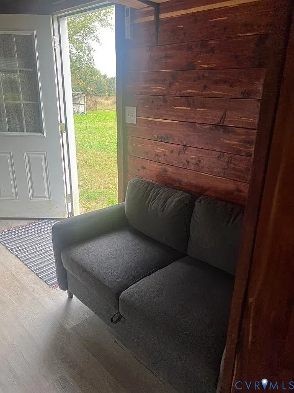 1 bed, 1.0 bath, $800 — Photo 3