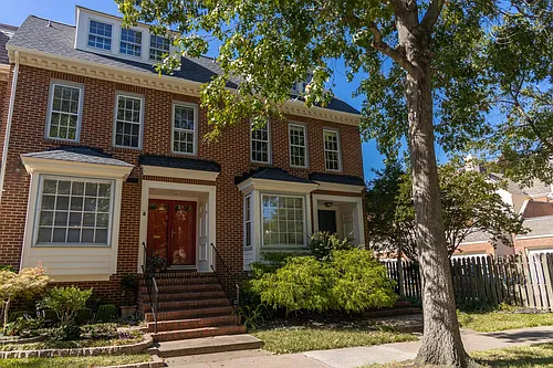 817 Botetourt Gdns Photo 1