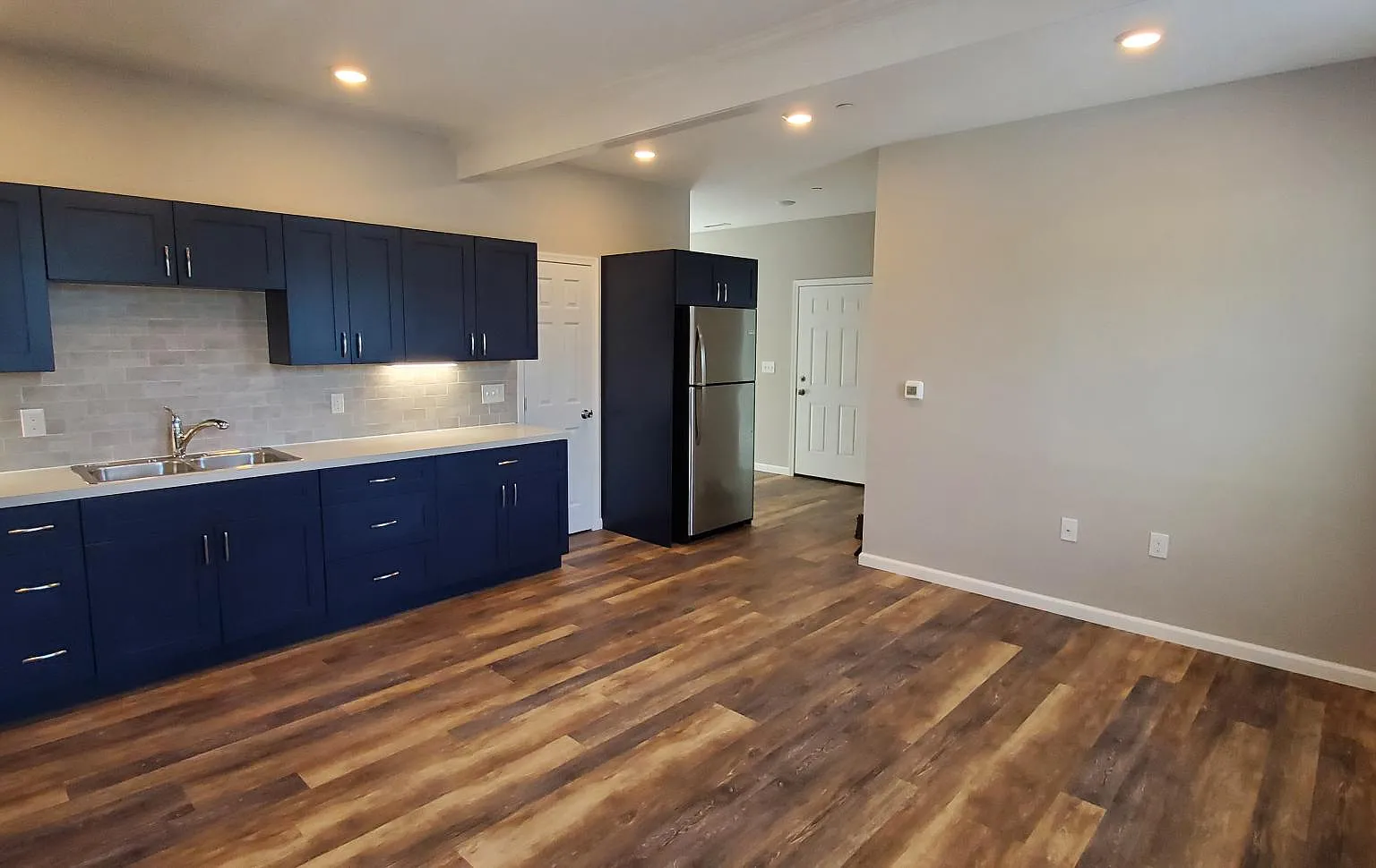 2 bed, 1000 sqft, $1,600 — Photo 1