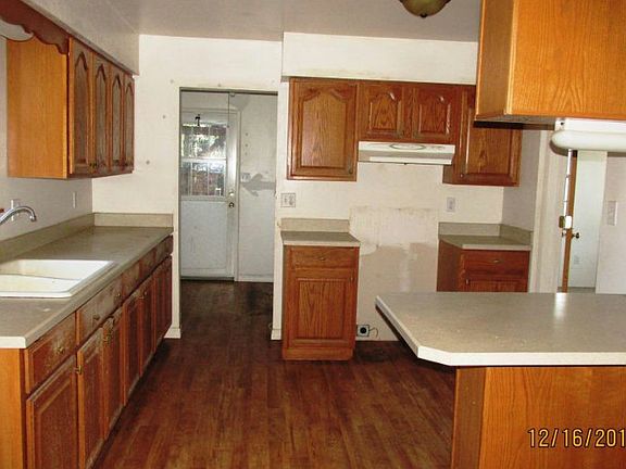 4th image of 407 Hayes St