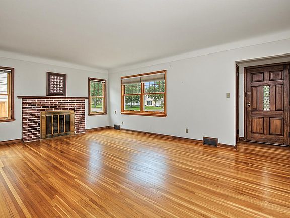 4th image of 1796 Holton St