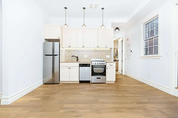 Rented by Nooklyn NYC LLC | media 46