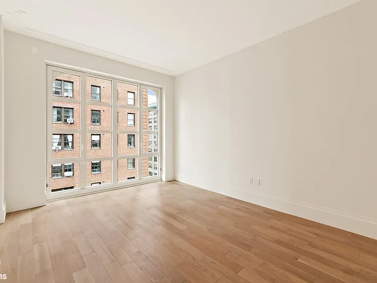 250 E 21st St #8A — Photo 10