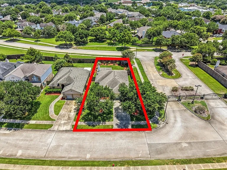 202 Pebble Walk Ln — Photo 29
