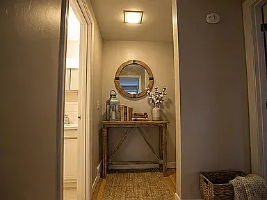 2 bed, 900 sqft, $2,500 — Photo 3