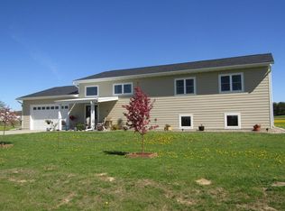 W21298 Presley Ln, Galesville, WI 54630