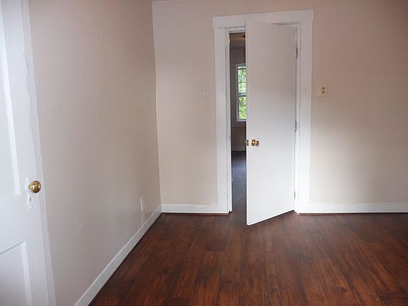 5th image of 2821 Brooks Ave