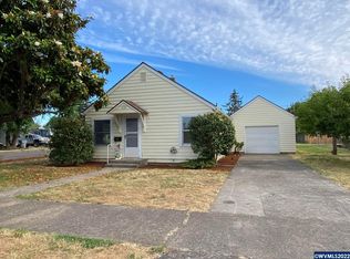 512 W C St, Lebanon, OR 97355