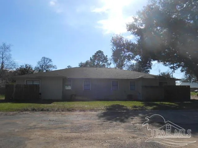 2 bed, 925 sqft, $1,200 — Photo 1