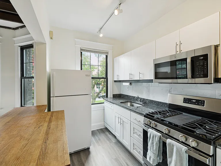 710 Maryland Ave NE #3 — Photo 3