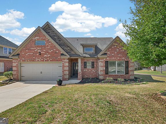2nd image of 3349 Alhambra Cir