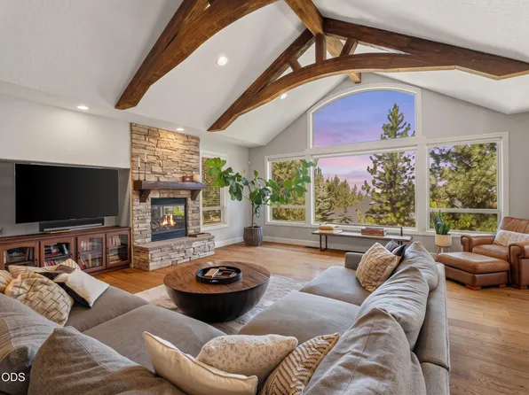 1804 NW Remarkable Dr, Bend, OR 97703