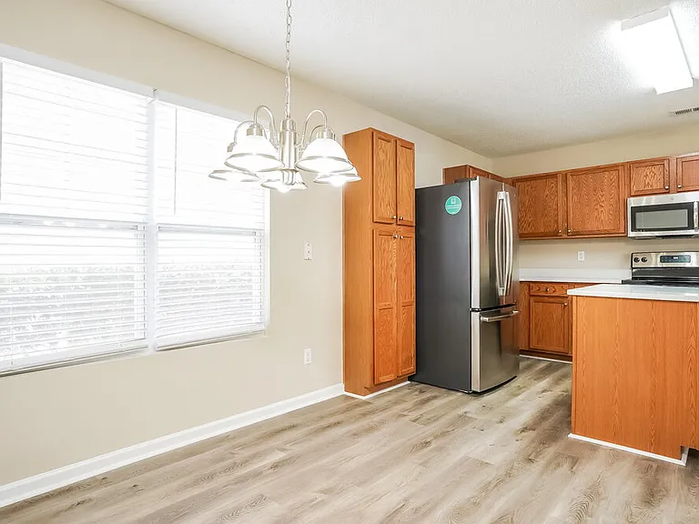 70 Brookhaven Dr — Photo 8