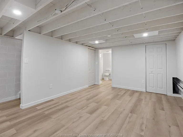 328 Fryer St — Photo 13