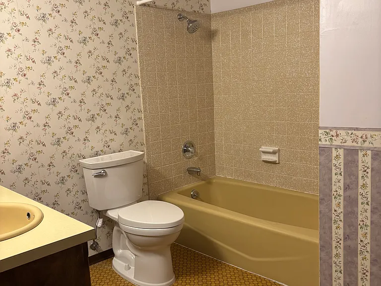 750 N Locust St — Photo 7