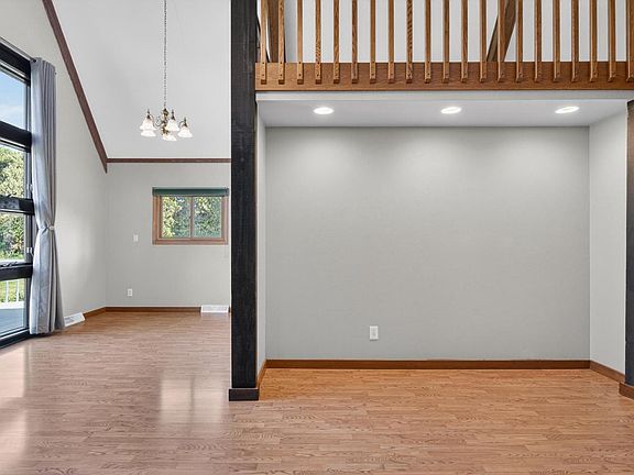 4th image of 3829 Sheridan AVENUE