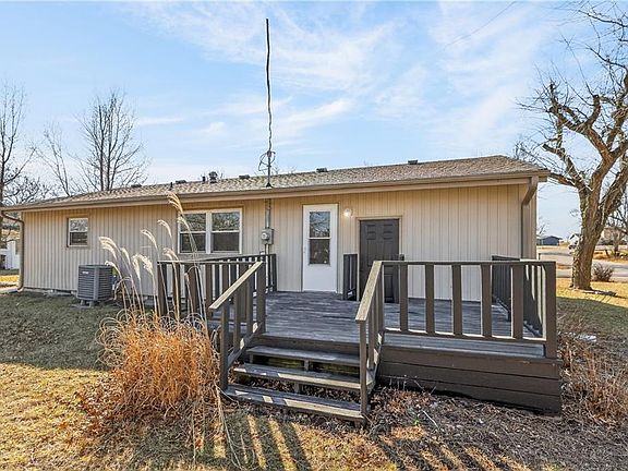 3rd image of 1407 W Main Ter