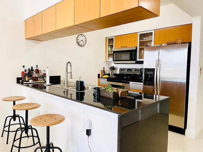 1750 N Bayshore Dr #1706 — Photo 10