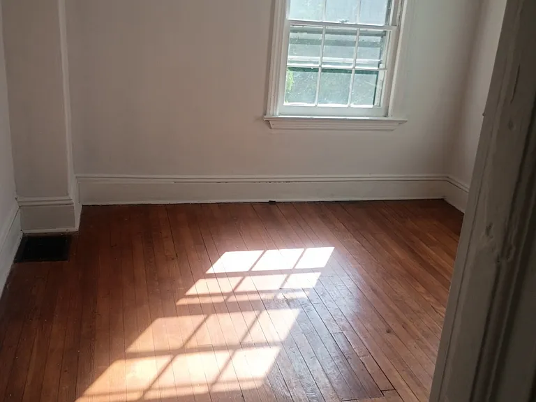 322 Grant St — Photo 11