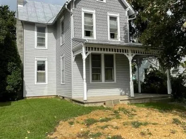 35 Memorial Blvd, Newmanstown, PA 17073