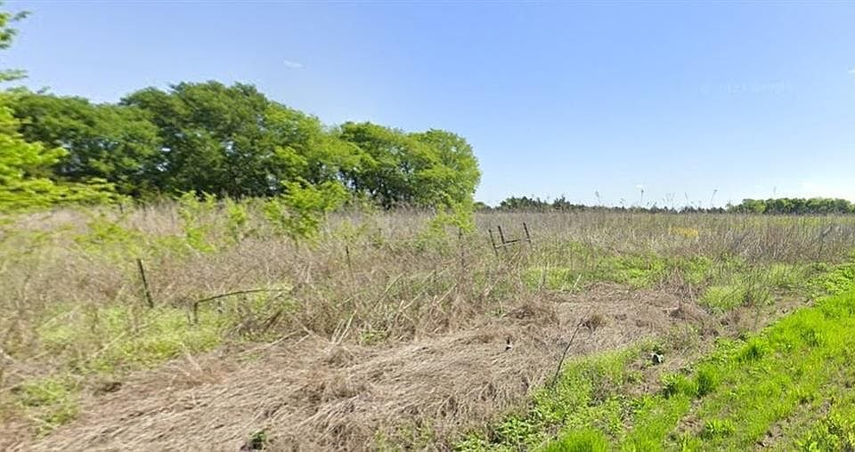 2nd image of County Road 470