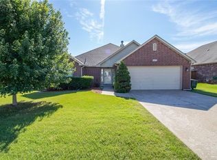 5415 S Redbud Pl W, Sand Springs, OK 74063
