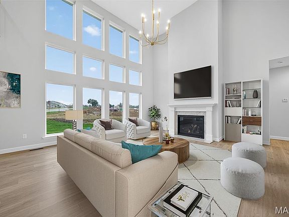 3rd image of 8 Country House Ct