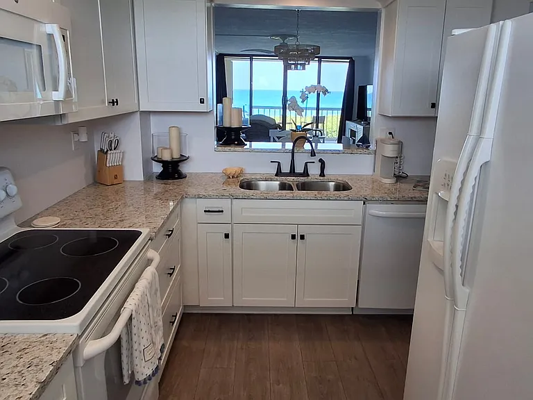10600 S Ocean Dr #209 — Photo 46